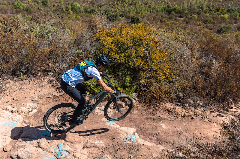 First Look: 2019 Ultimate Direction Hardrocker Vest