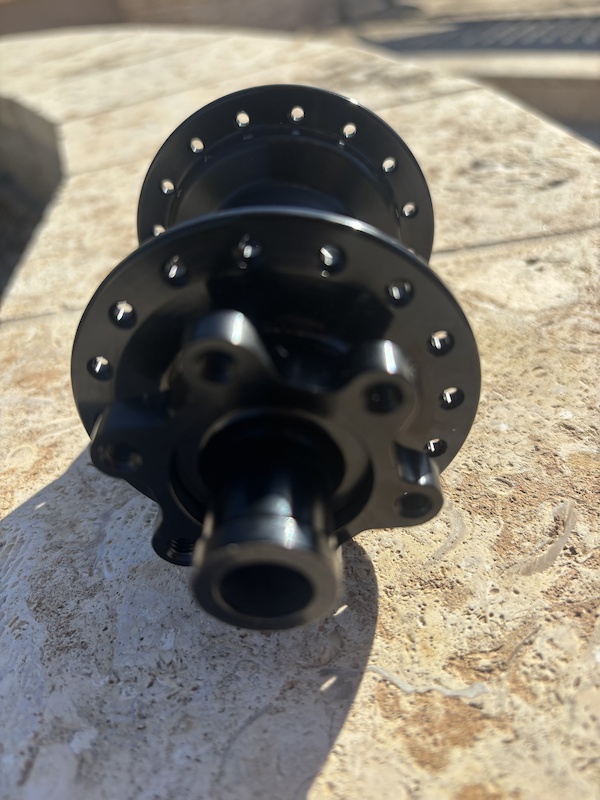 Ruote Industry Nine 1/1 GRCX e 1/1 TR650b: alluminio di qualità per uso