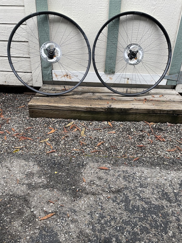 2025-stan-s-crest-mk4-wheelset-w-shimano-xt-rotors-for-sale