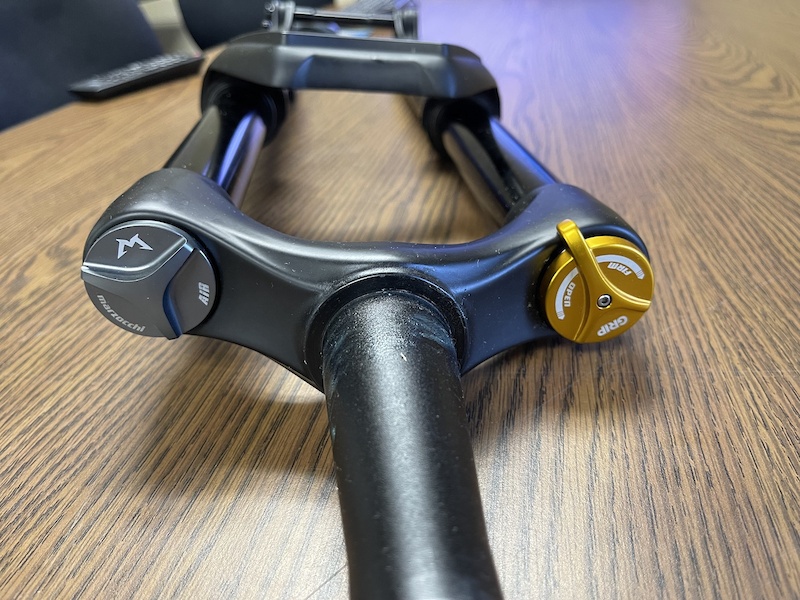 2024 Marzocchi Bomber Z1 Grip 29 170mm w New 160mm Airshaft For Sale