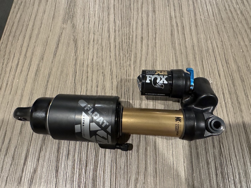 新品未使用 FOX 2024 FACTORY SERIES FLOAT X2 新品未使用 FOX 2024 FACTORY SERIES FLOAT X2 FLOAT X2 Factory MTB