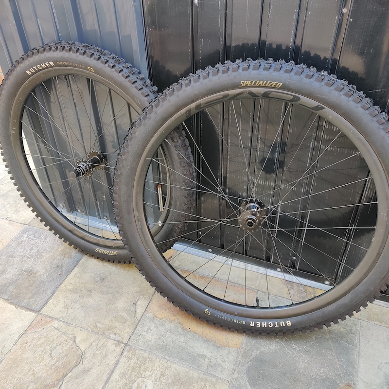 Roval traverse alloy BUTCHER タイヤ　29インチ Roval Traverse Fattie 29 Wheelset - Placid Planet Bicycles | Lake