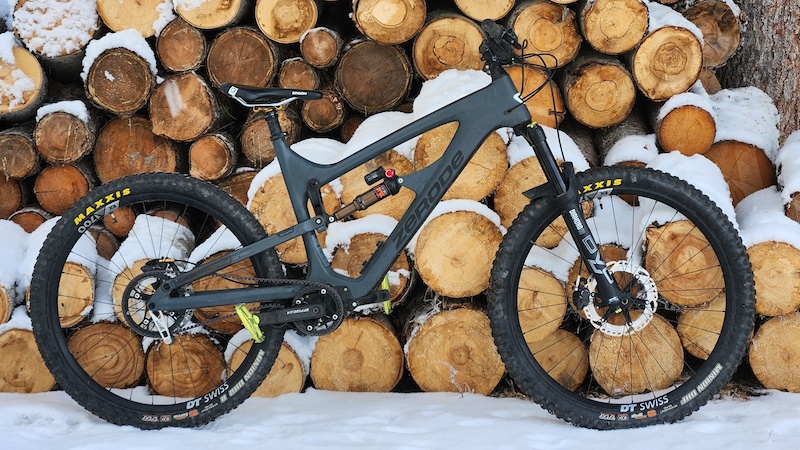 Reader Story: Zerode Taniwha with Effigear Mimic One Year Review