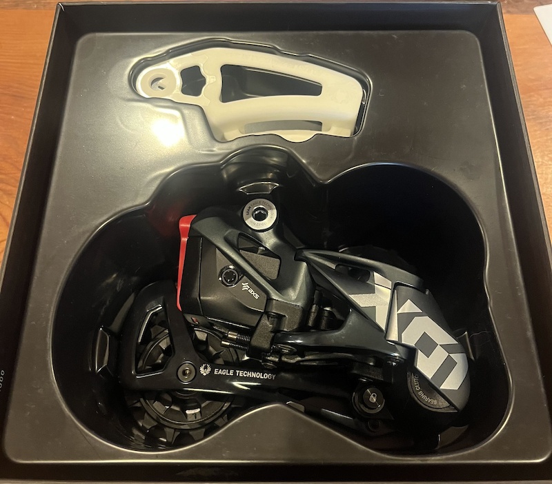 Dérailleur Arrière Et Levier SRAM X01 Eagle AXS 12V Avec Batterie – Occasion