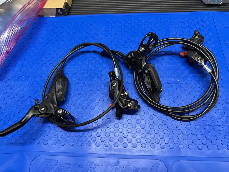 2023 SRAM G2 RSC brake set. New MTX pads For Sale