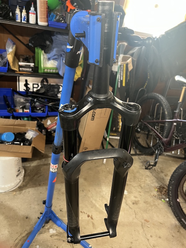 2019 Rockshox Yari RC 120mm Boost 29, 29+, 51mm offset fork For Sale