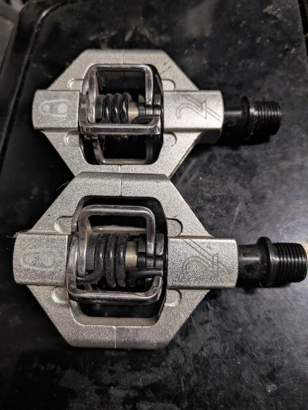 Pédales Crankbrothers Eggbeater 2 – Argent/vert – 272g – Acier Inox – Déclenchement 15/20° – Cales Incluses