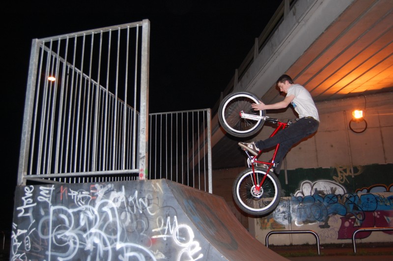 tyre grab air to fakie
photo by me