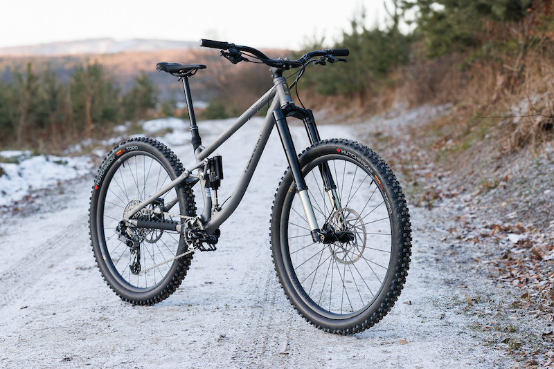 My new Velouria Cycles Even Flow equipped with Intend suspension and brakes PI ROPE wheels a Madrone Jab frame a SRAM XX drivetrain and a BikeYoke dropper.