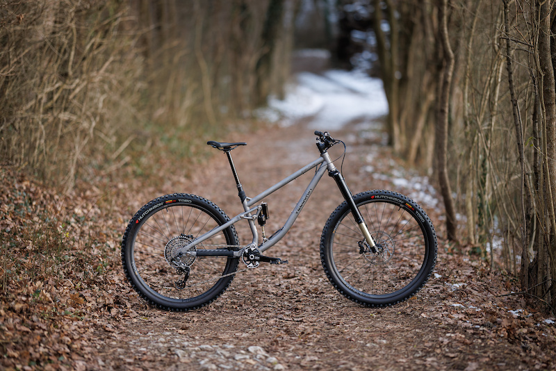 My new Velouria Cycles Even Flow equipped with Intend suspension and brakes PI ROPE wheels a Madrone Jab frame a SRAM XX drivetrain and a BikeYoke dropper.