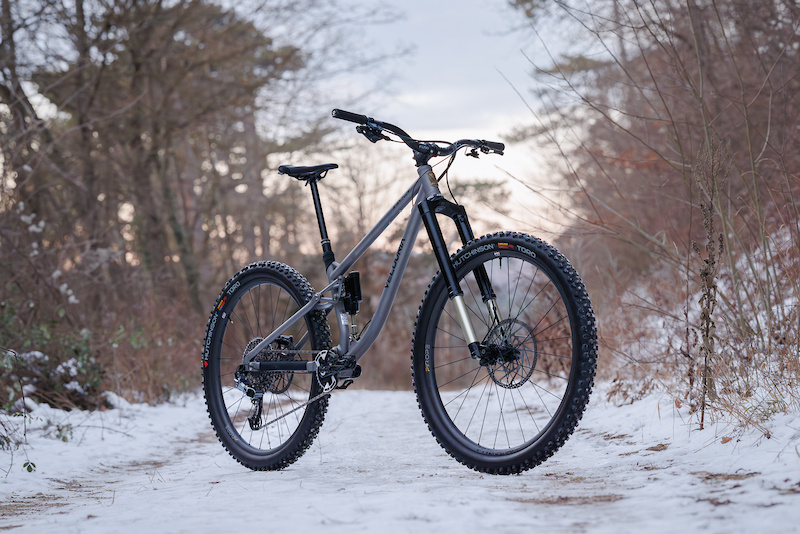 My new Velouria Cycles Even Flow equipped with Intend suspension and brakes PI ROPE wheels a Madrone Jab frame a SRAM XX drivetrain and a BikeYoke dropper.