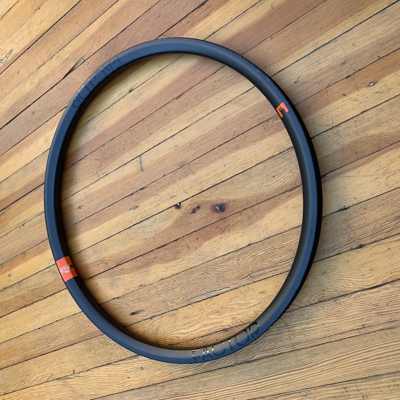 Brand NEW! Factor 727 27.5/650B carbon 28h rim (1591) For Sale