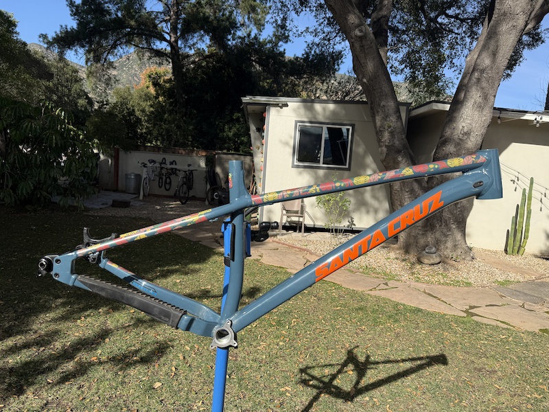 2023 Santa Cruz Chameleon V8 Frame and Bag For Sale