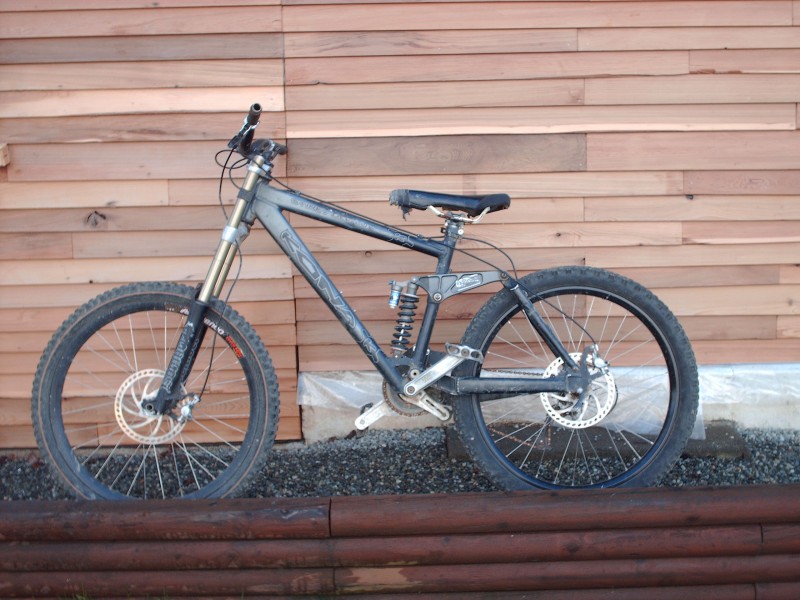 2004 Kona Stinky Dee-Lux For Sale