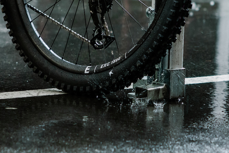 First Ride: DT Swiss Updates High-End 1500 Carbon Wheelsets