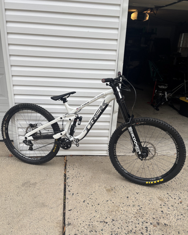 2024 Trek Session 9 R2 For Sale