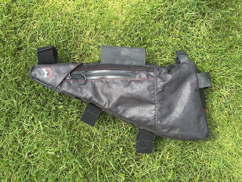 Revelate Designs Ranger 2022 Revelate designs ranger frame bag - Small For Sale