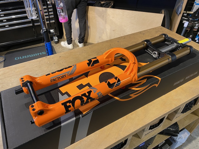 2026 FOX 40 Factory Fork- 29, 203mm, GRIP X2, Shiny Orange For Sale