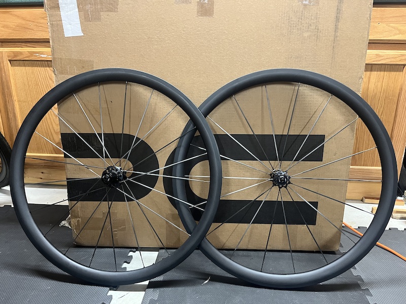2025 Zen Carbon Rim Brake Wheels 35mm For Sale