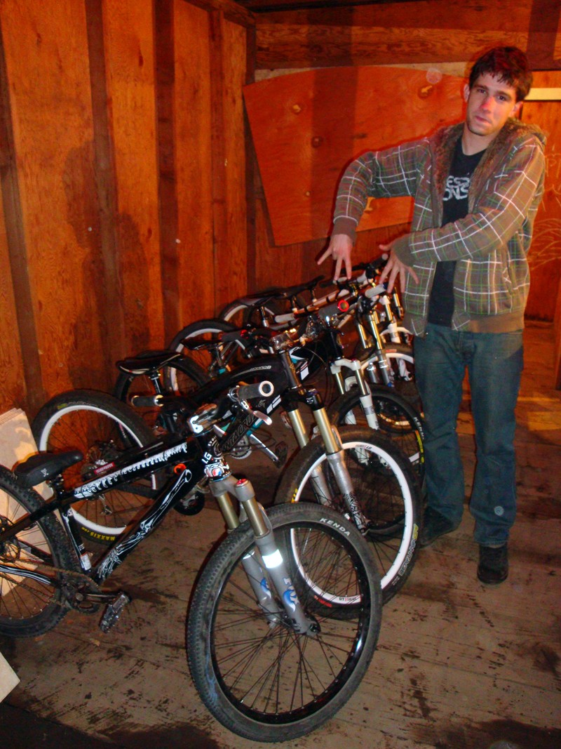 Oh damn.... lots of nice bicycles.  B-ryce trying to rep Two6.