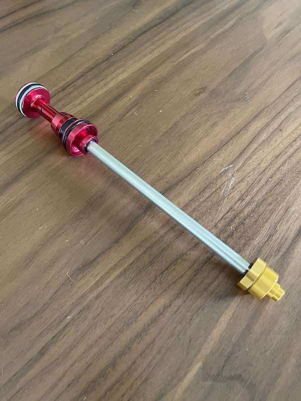 2023 Rockshox Lyrik 150mm Debonair+ Air Spring w/ Buttercup For Sale