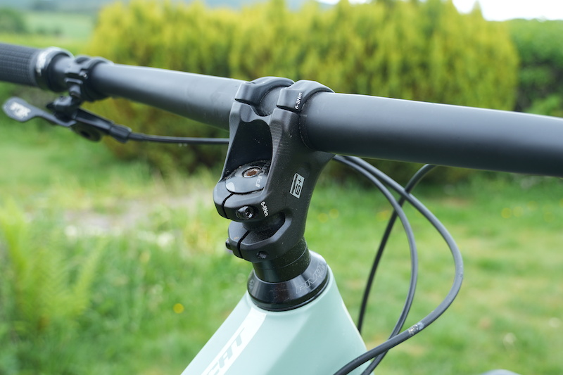 Check Out: Very Light Backswept Bars, A High-Rise Stem &amp; The Dakine Slayer Helmet