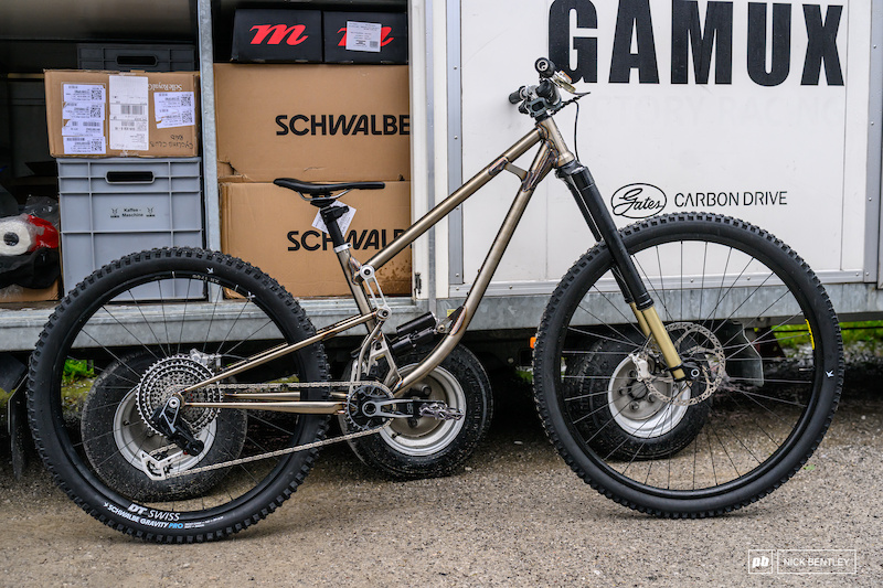 Bike Check: The 170mm Custom Steel Zocelli Built for Schwalbe’s 32