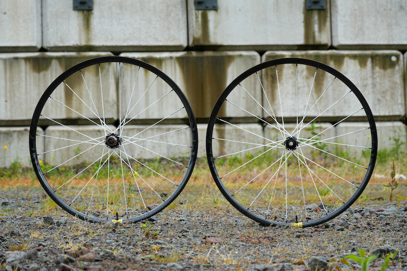 Review: Berd Hawk 30 Gold Wheels – Ultra-Light and Subtly Forgiving