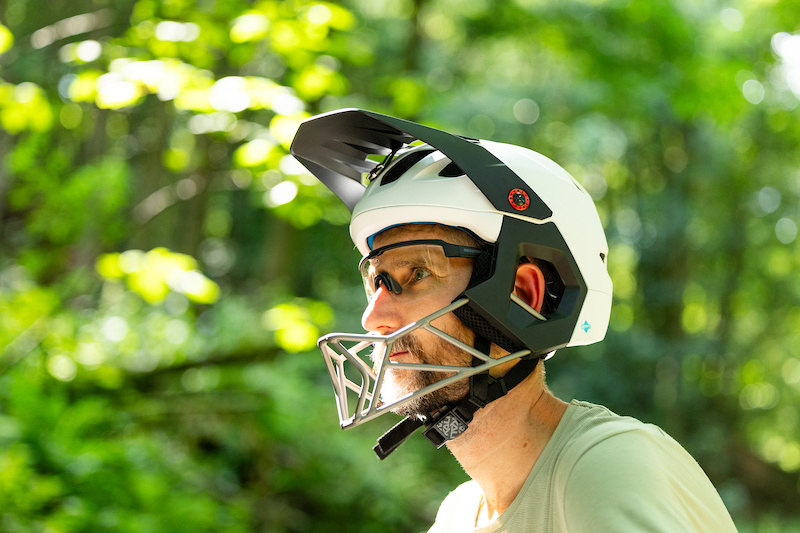 bike helmet for narrow head Low Profile Beanie Helmet,DOT Approved Adults Ultra-Thin Open Face Bicycle Helmet,Novelty Men Women Retro Street Skull Cap Cycling Small Scooter Cruiser ATV Moped(Black) : Sports & Outdoors The Camber helmet is designed to provide a comfortable Bicycle Safety Helmet Silver Grey