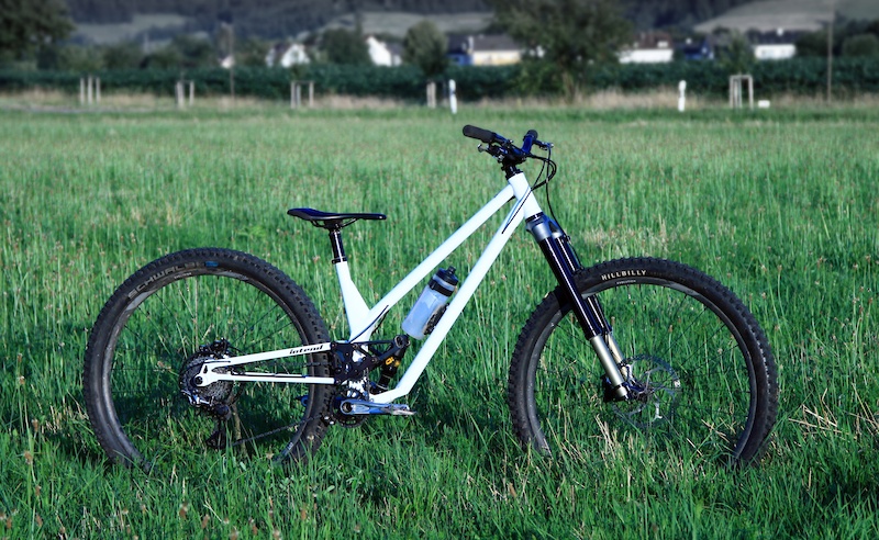 Built Not Bought: André Plarre's Balfa BB7 Inspired Trail Bike