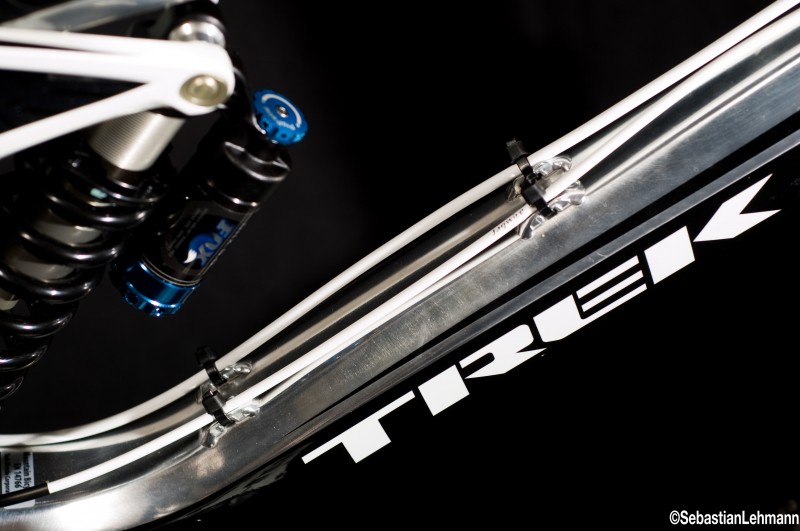 Detail photo of the rear shock of my new session 88, picture taken by Sebastian Lehmann