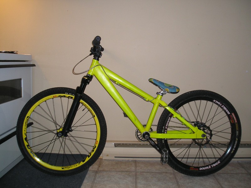 norco one25 with the dee in front... still not sure yet o nthe futur rear wheel... seat is a customized WTB jaxon-v race