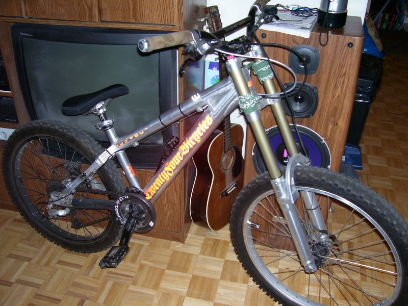 24 le toy 4 at home in Frankford, Ontario, Canada - photo by the