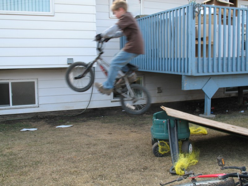 this is me when i was 8 but now i am 11 and i can jump why higher then that and plus i have a differt bike now and it is a norco komperssor its a moutain bike any ways ENJOY