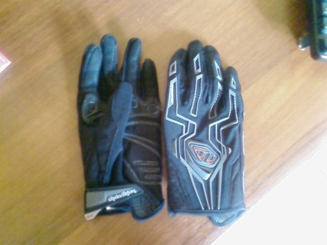 new tld gloves as my old 661s r very holy