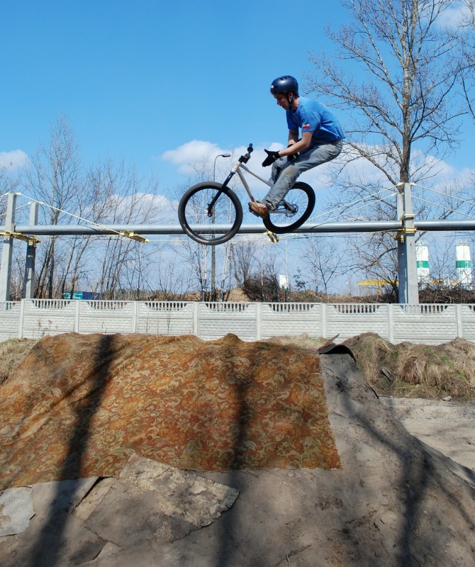 barspin on hip