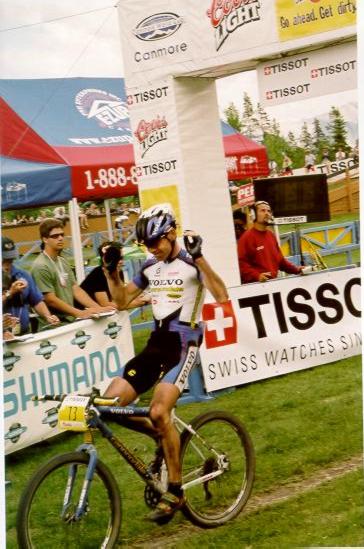 Evans taking the win at the World Cup Mountain Bike Race on July 9, 2000.