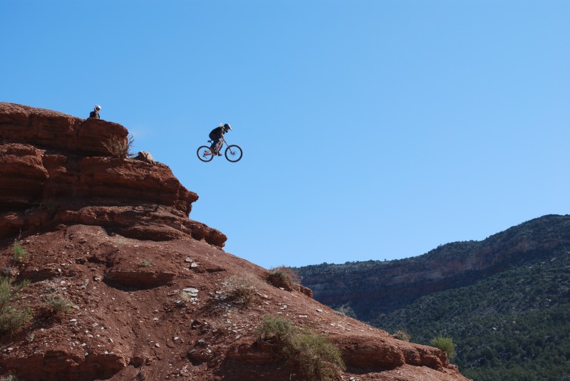 tabeling the big 35 ft drop at red bull rampage