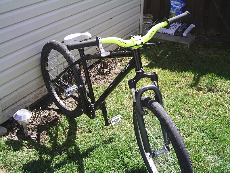 New 2009 build*
*looking to up some parts , leave me some ideas*
parts list: 
Frame- DMR Trailstar SS
Bars- Funn Fatboy 
Stem- Funn Rippa
Seat/post- Fuse seat / Axoim post
Crank- Snafu 3 piece
Forks- RTS 
Tires- Kenda Kiniption
Rear Rim- Ditch Witch
