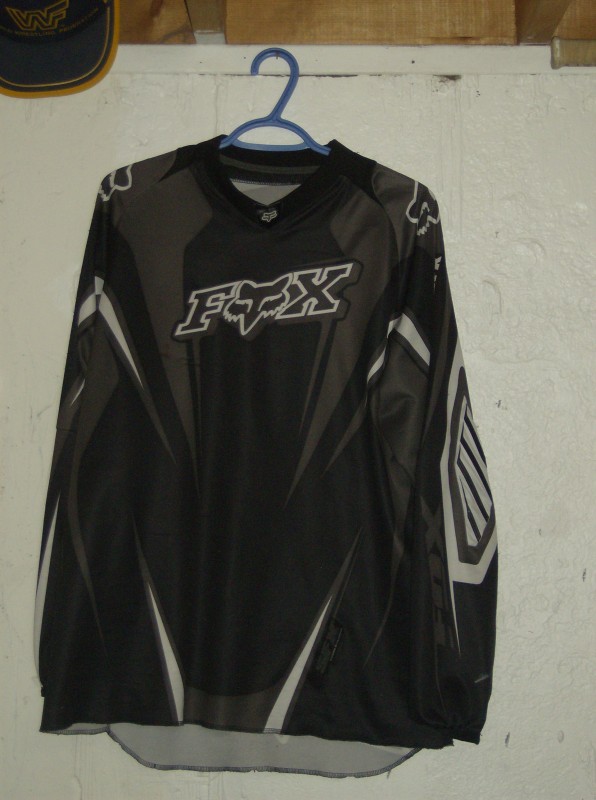 Another photo of my 2006 Fox SFX jersey since the other photo sucked.