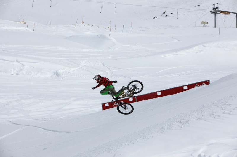 Training for the Glacier Dh Race.
more pics in my profile