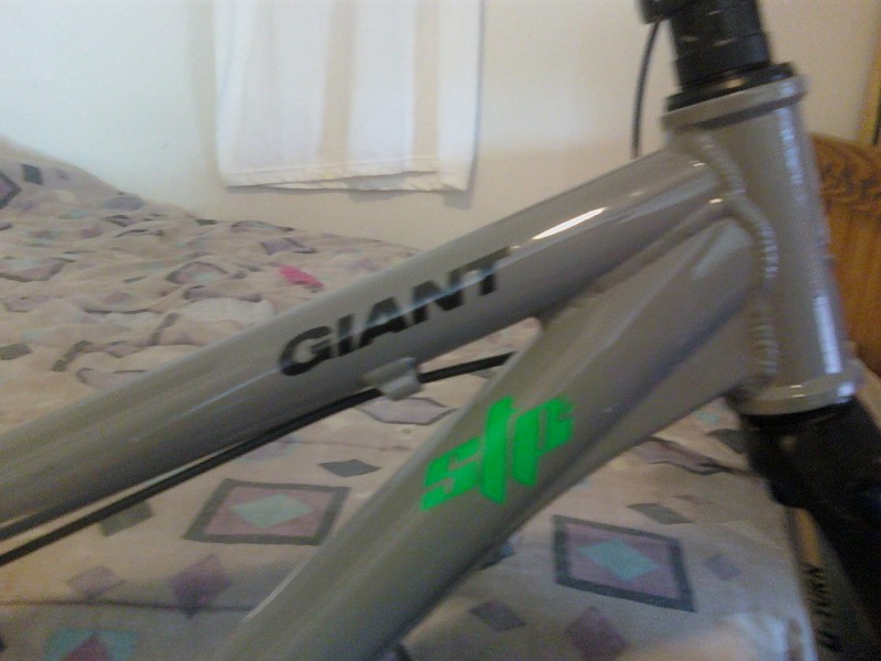 CELL PHONE PICS - 2008 Giant STP 2 frame for sale!