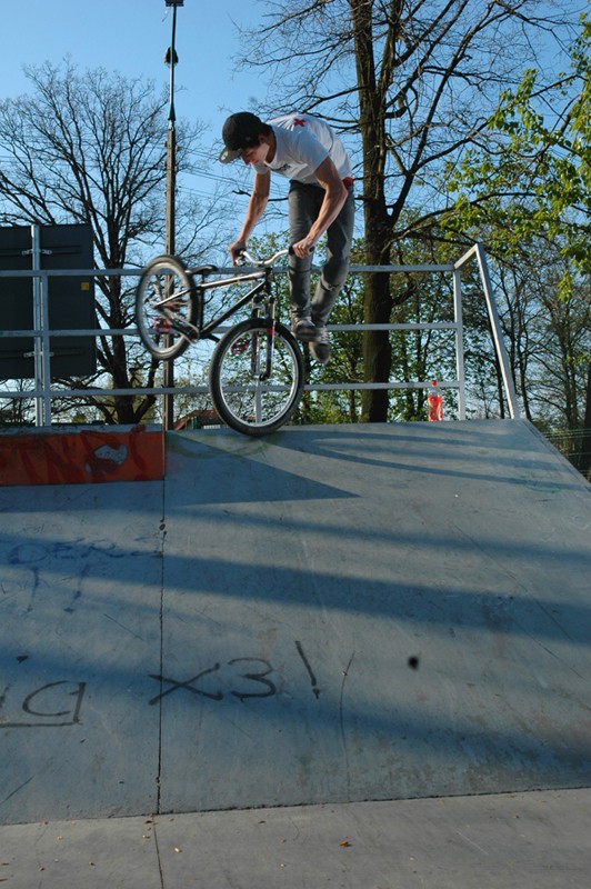 typical riding day
Footjam tailwhip