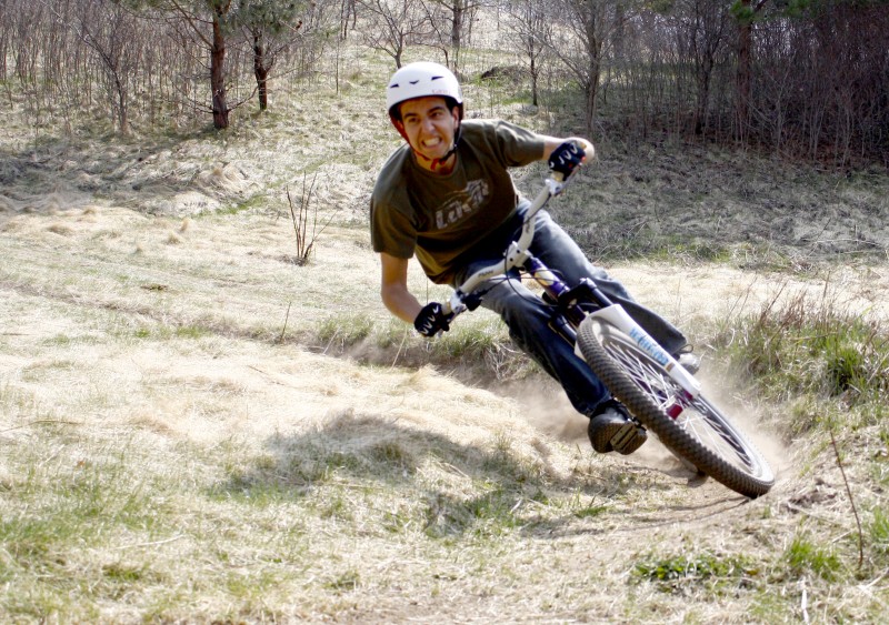 Funny Face, aggressive riding style.
Photographer: Mike Lampman