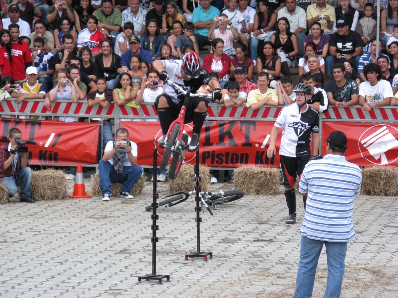Exposicion de Bike Trial en la Feria de las dos Ruedas 2009