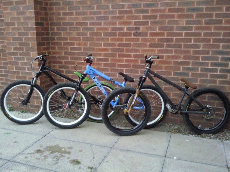 My bike on right
lozes in middle
charlies on left