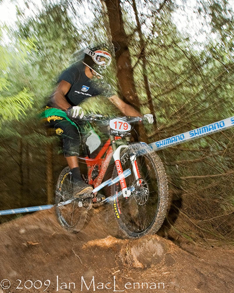 MSC Bikes/Descent-Gear NPS, Ae Forest, Round 1 2009.  Pics by Ian MacLennan