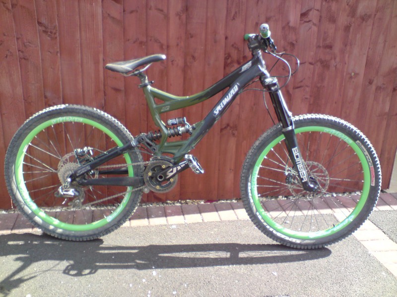 My Sx Trail, now with Avid codes (thanks to jody) and saint cranks (thanks to mark). Just need LG1 chainguide