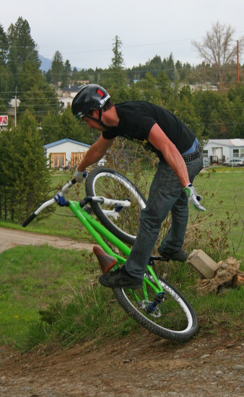 Photo by Monica Ott
(check out schissler.blogspot.com)
Thanks to Transition Bikes, Smith Optics and 661 Protection.
