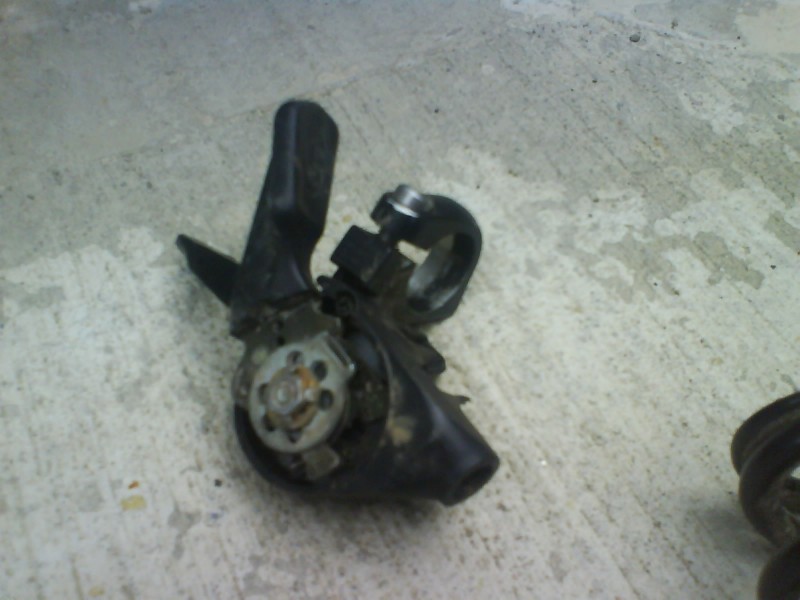 Damaged LH 3 spd front deore shifter